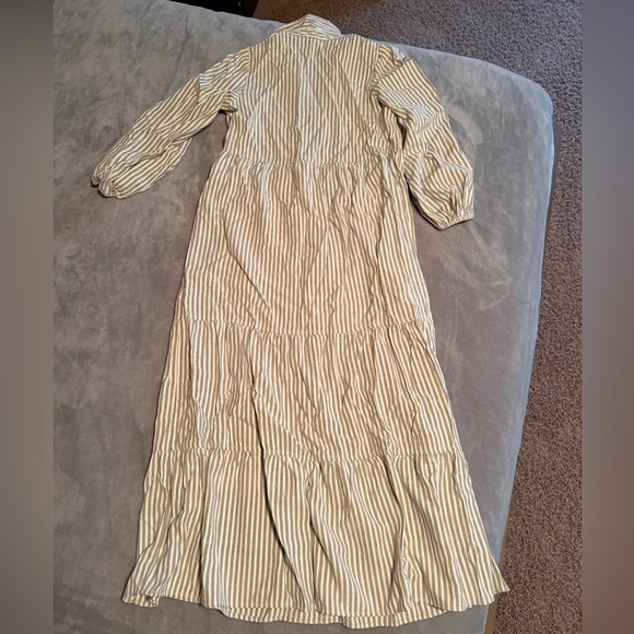 Striped Tiered Maxi shirt dress - Picture 3 of 4